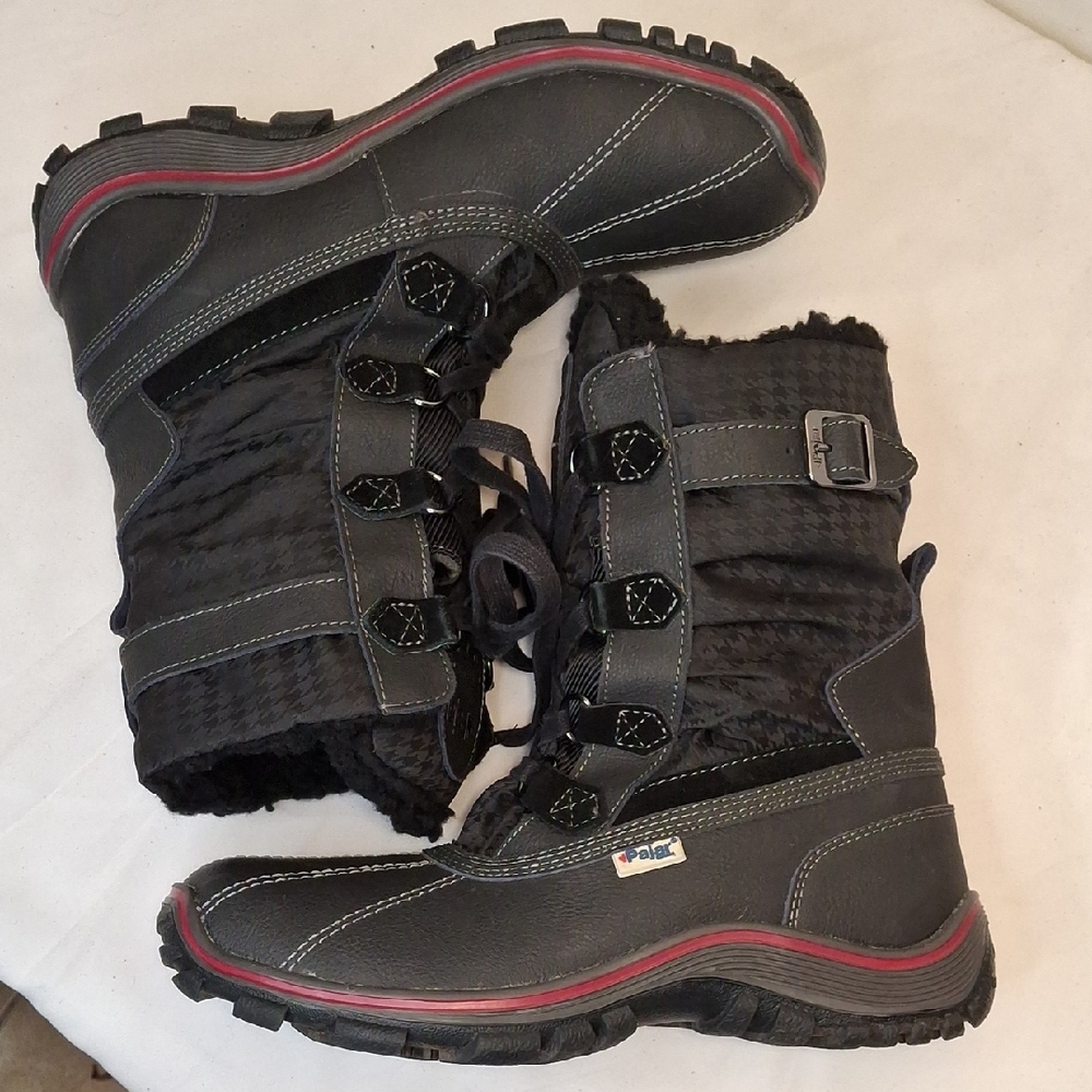 Pajar Leather/Textile Upper Black Winter Boot with Red Accent.Lightly Worn